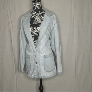 Jean jacket with front pockets